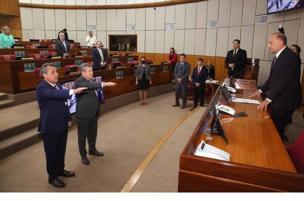 Ministro de la Corte jura como representante ante Consejo de la Magistratura - Radio Imperio
