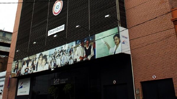 MEC investigará a directora de escuela que instó a votar por la ANR