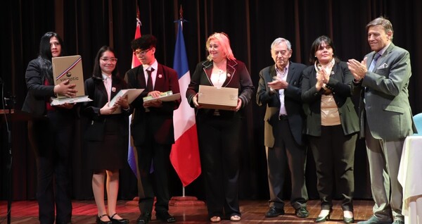 Premian a ganadores del Premio Nacional Pierre et Marie Curie 2022
