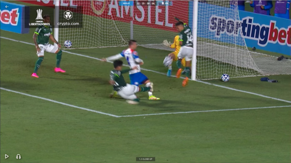 Versus / Conmebol divulga el análisis del VAR en el polémico gol de Gustavo Gómez