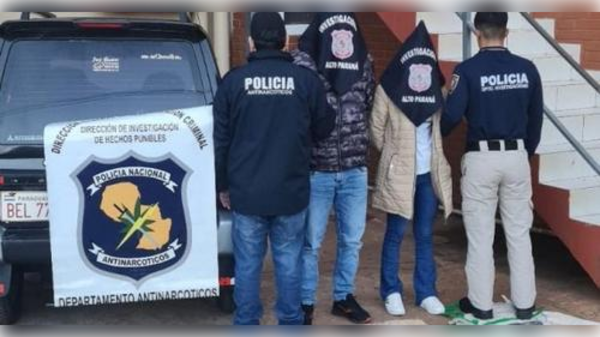 Cacharon un vehículo que "volaba": llevaba casi ¡200 kilos de macoña!