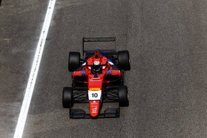 Versus / Duerksen ya gira en Imola ilusionando con un gran resultado