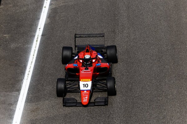 Versus / Duerksen ya gira en Imola ilusionando con un gran resultado