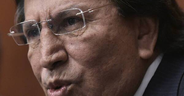 La Nación / EEUU: expresidente Toledo se entregó para su extradición a Perú