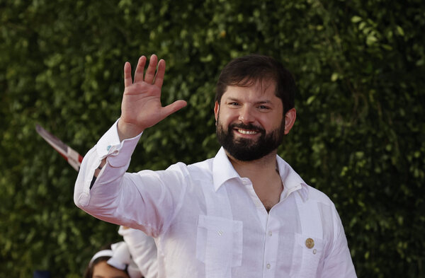 Boric llama a un "proceso de diálogo" para definir la gobernanza del litio - MarketData