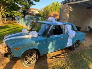 Este es el auto que llevará a los novios - C9N