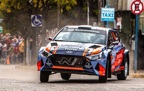Versus / Zaldívar marca el ritmo en la primera especial del Rally de Argentina 2023
