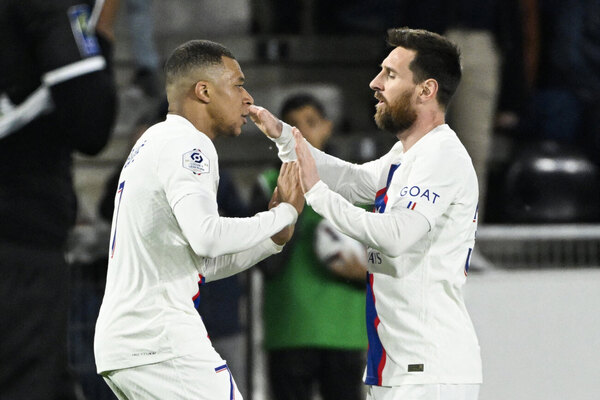 Versus / Messi y Mbappé se vuelven a divertir en el París Saint-Germain derrotando al Angers por la Ligue 1