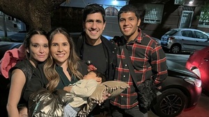 Encuentro de dos ídolos de Paraguay en Buenos Aires