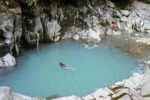 Costa Rica recupera el turismo y supera el tráfico de pasajeros antes de pandemia - MarketData