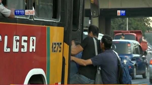 Bloquean RUC y cortan subsidios a 5 empresas de transporte público - Noticias Paraguay
