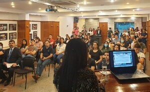 BECAL informó en Hernandarias sobre  becas en el exterior