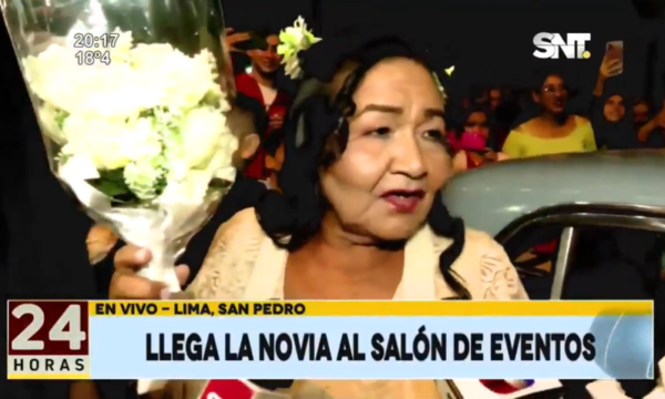 (VIDEO) Llegó ña Rufina re chururú para dar el si a su joven novio