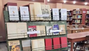 Diario HOY | Con muestra de clásicos literarios, Biblioteca Municipal conmemora Día del Libro