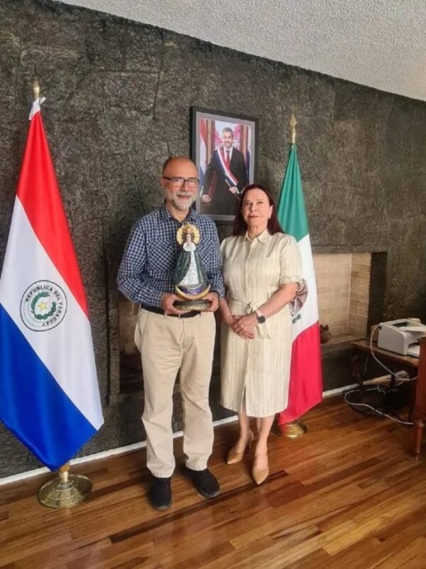 PRESENTAN EN MÉXICO TRADUCCIÓN AL GUARANÍ SOBRE RELATOS DE LA VIRGEN DE GUADALUPE