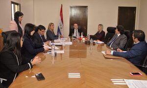 Titular de la CSJ visita sede judicial de Ciudad del Este