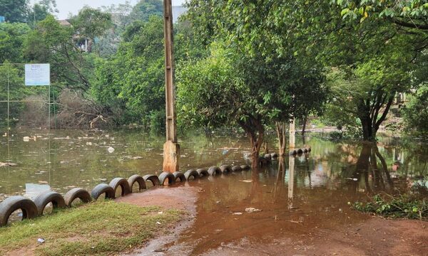 Alertan sobre posibles nuevas crecidas del Paraná e inundaciones en el barrio San Rafael de CDE