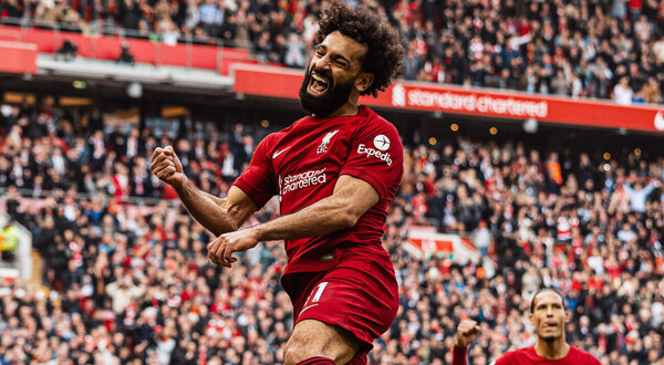 Versus / Liverpool y Leicester ganan en casa para seguir creyendo en sus objetivos