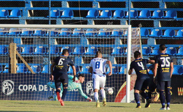 Versus / Pablo Gavilán dio positivo al control antidoping y es baja en Trinidense