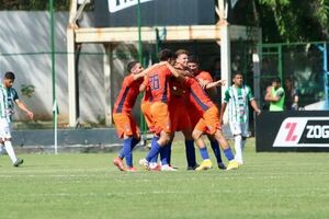 Victoria de la escuadra albiceleste en Santísima Trinidad