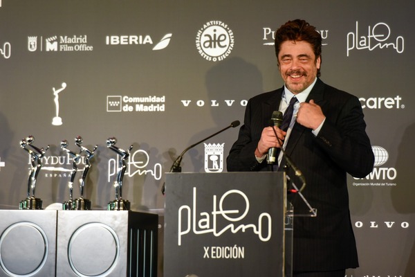 Benicio Del Toro, Premio Platino de Honor: “me siento realmente muy honrado de recibir este premio” - trece