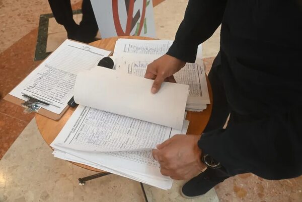 Nenecho debe elegir entre Parxin y ciudadanía, dicen vecinos asuncenos - Nacionales - ABC Color