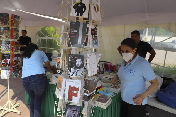 Centro Cultural de España en Tegucigalpa celebra novena Feria del Libro - MarketData