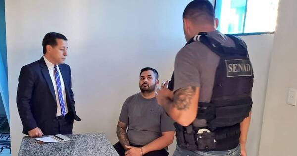 La Nación / Expulsan del país a dos peligrosos delincuentes con orden de captura en Brasil