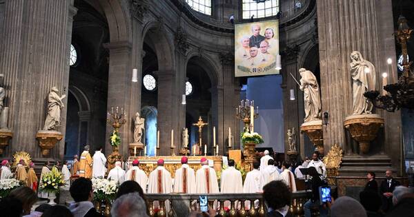 La Nación / Beatifican a cinco sacerdotes ejecutados en París en 1871