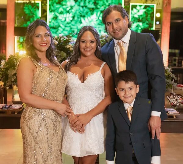 Los 15 años de Giuliana Casamada Brizuela - Estilo de vida - ABC Color