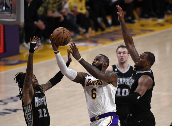 Versus / Los Lakers responden al desafío de los Grizzlies y se adelantan en la serie
