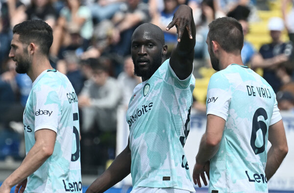 Versus / Lukaku devuelve la esperanza al Inter en la Serie A tras triunfo ante Empoli