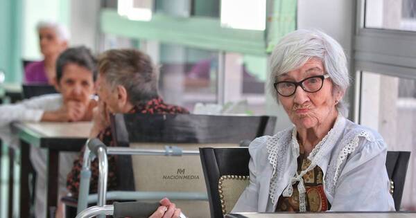 La Nación / A través de la pensión alimentaria se amplió la protección económica de los adultos mayores