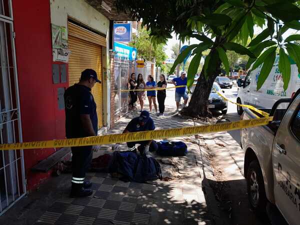 Hallan a una persona muerta en la calle - C9N