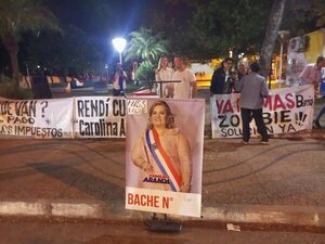 “Queremos vivir en una ciudad linda, no en la cloaca”, protestan en Mariano Roque Alonso contra intendenta y diputado - Política - ABC Color