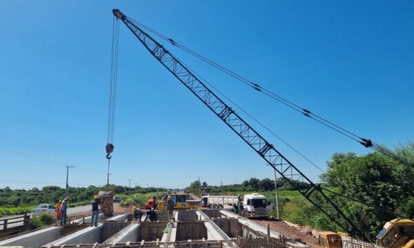 Construcción de puentes en el tramo Remanso –Falcón con 88% de avance