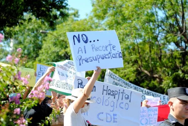 Pacientes oncológicos volverá a manifestarse para exigir ampliación de presupuesto - ABC en el Este - ABC Color