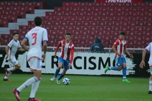 Versus / La Albirroja de Aldo Bobadilla se despidió ganando por lo menos el último partido
