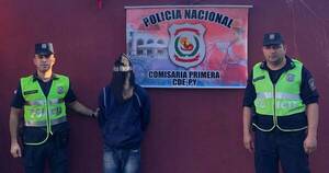 La Nación / Policía paraguaya entrega a otros tres brasileños a sus pares de Brasil, en Foz de Iguazú