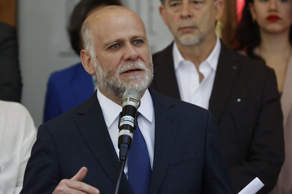 Ministro chileno: "Se requiere un diálogo democrático con todos los actores" - MarketData