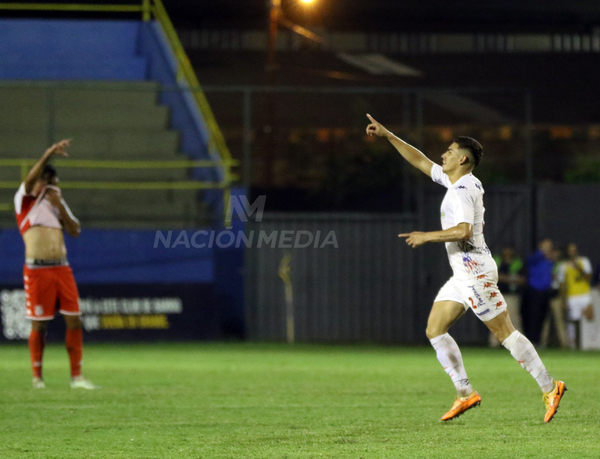 Nacional golpea sobre el final - Radio Imperio