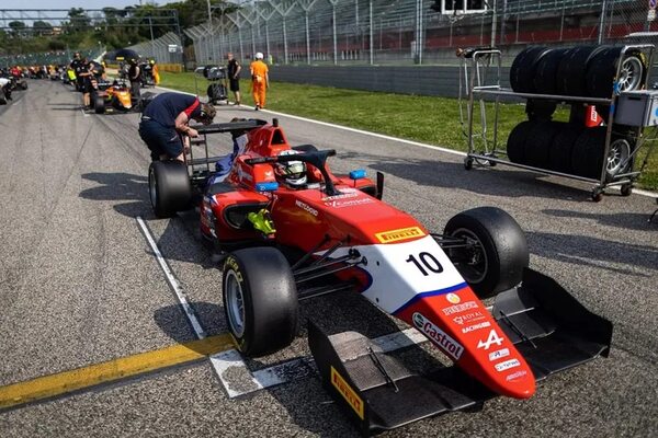 Complicado arranque de año para Joshua en la FRECA. - ABC Motor 360 - ABC Color
