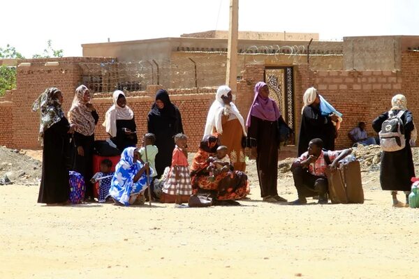Miles de personas huyen a Egipto, Sudán del Sur y Chad desde Sudán, dice ONU - Mundo - ABC Color