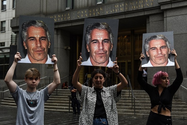 Revelan nuevos lazos entre Jeffrey Epstein y el banco JPMorgan de los Rockefeller - Informatepy.com