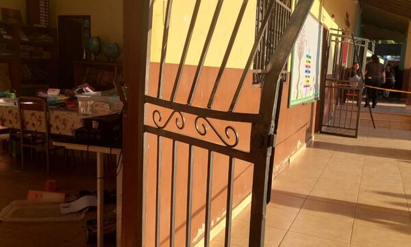 Notebook de escuela se salva de delincuentes, porque director los guarda en su casa