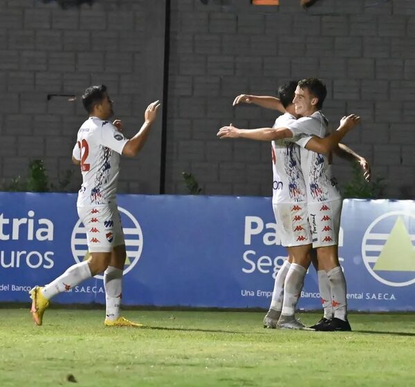 Torneo Apertura: Triunfó el que más lo buscó - Fútbol - ABC Color