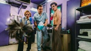 Cristian Castro hizo striptease en un show - C9N