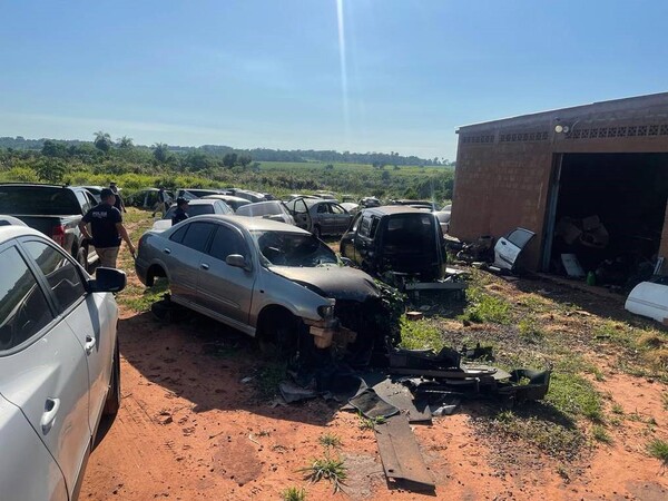 4 A 5 AUTOS POR DÍA SE ROBAN EN TODO EL PAÍS - La Voz del Norte