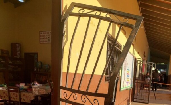 Delincuentes ingresaron a escuela en busca de notebooks