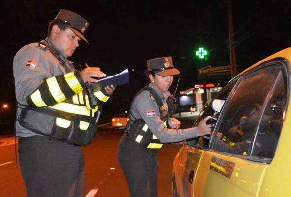 Caminera saca de las rutas a 300 conductores alcoholizados •